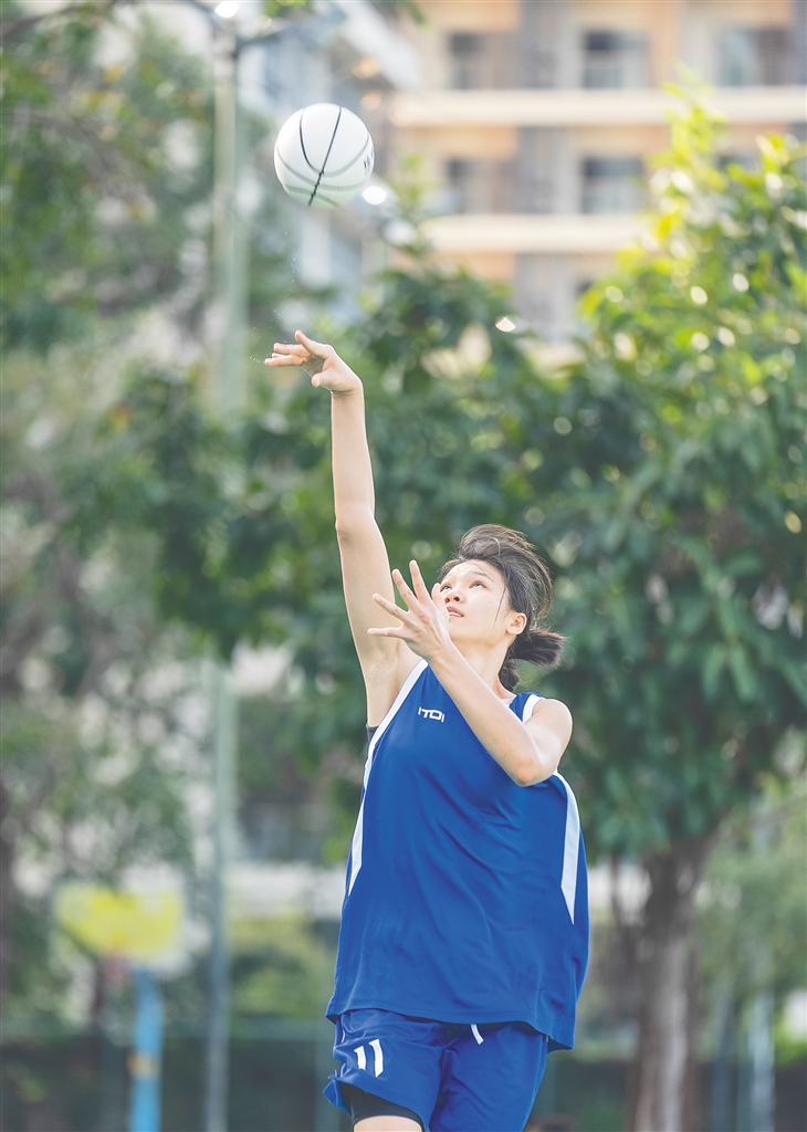 B体育-海南队客场大胜，球员积极备战下一轮(海南队客场大胜,球员积极备战下一轮比赛)
