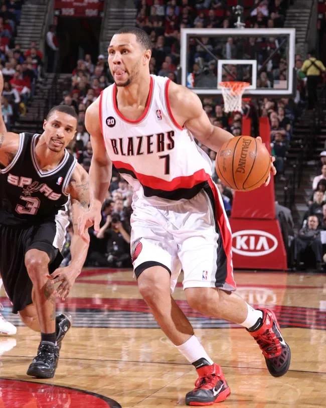 b体育娱乐-NBA球员因伤宣布退役，留下传奇(nba球员因伤宣布退役,留下传奇球员)
