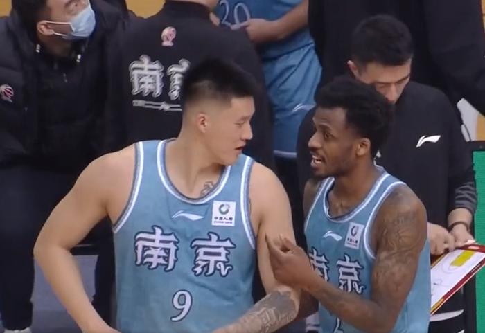 马奇空砍60分宁波负山东闫实16分江苏胜天津