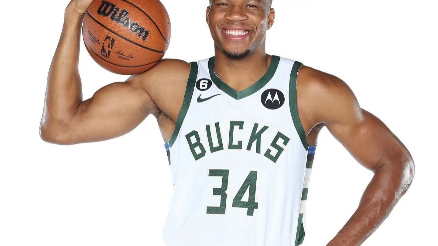 包含NBA官方公布新赛季东部球星实力榜：阿德托昆博居首的词条