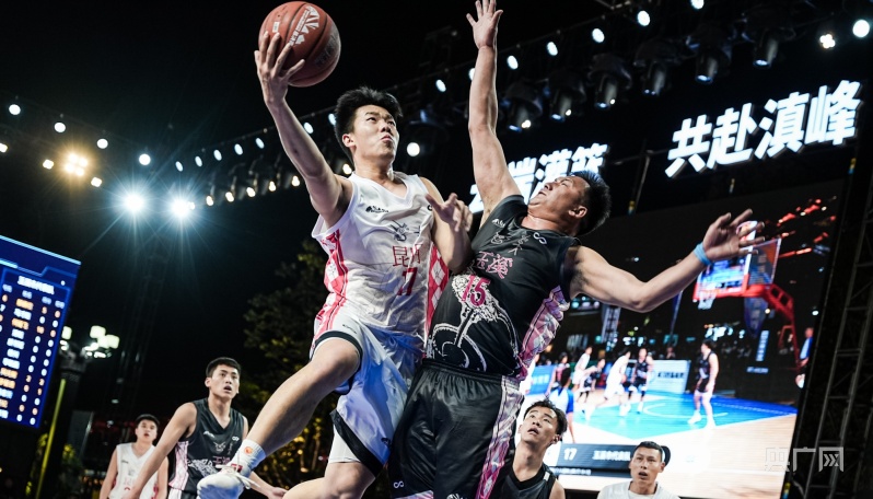 b体育 官网-欧洲联赛篮球比赛再掀热潮，各队实力均衡